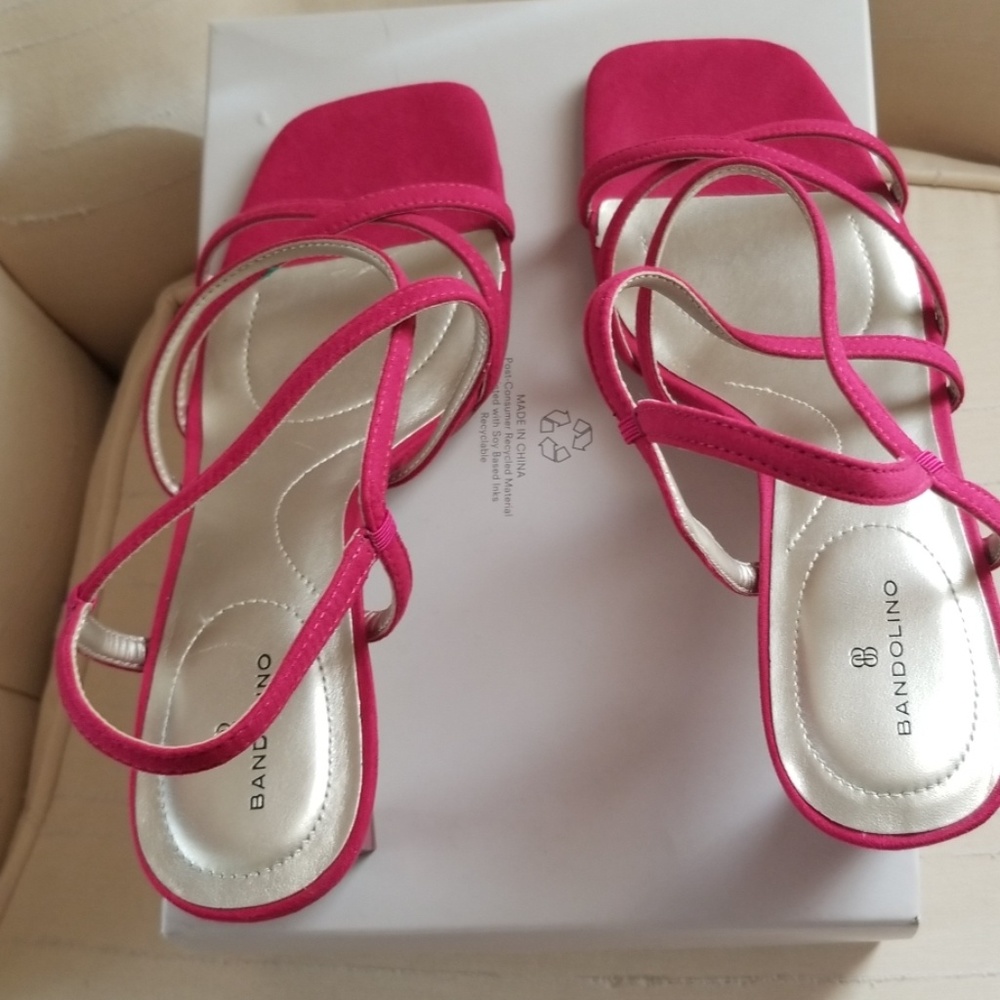 Shoes/Heels - Picture 3 of 4